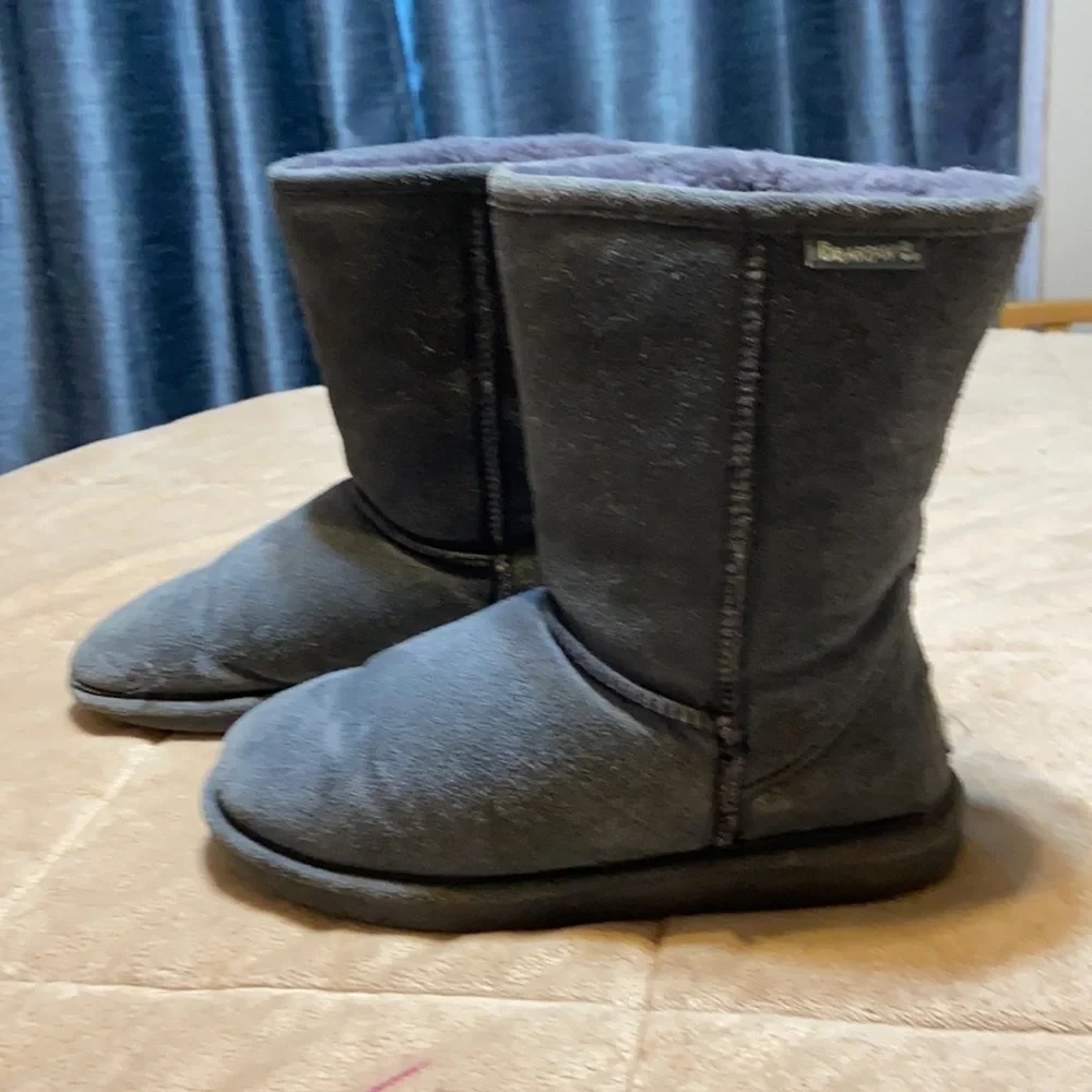 Bear Paw Short gray Leather Boots